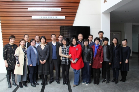 C:\Users\maggie\Desktop\外院三八紅旗集體照片1IMG_6859.JPG