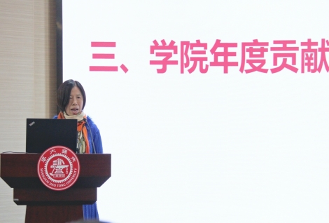 男子的臉部特寫與配字描述已自動生成